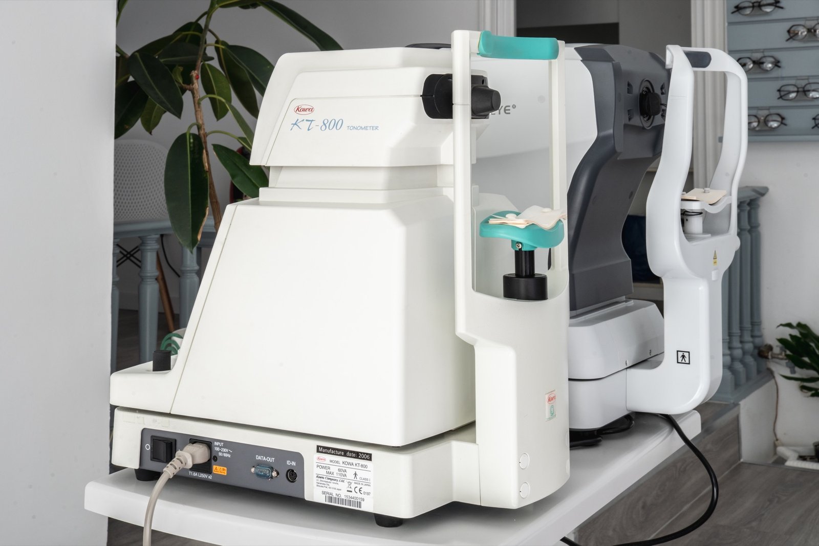 Equipamiento de diagnóstico ocular utilizado en la adaptación de Orto-K en CABA